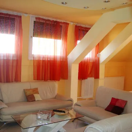 Perczel Luxus Apartman Lejlighed